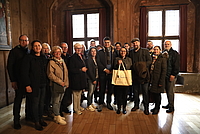 Landrat Max Heimerl gemeinsam mit den Ehrengästen beim Empfang im Alten Rathaus in Regensburg