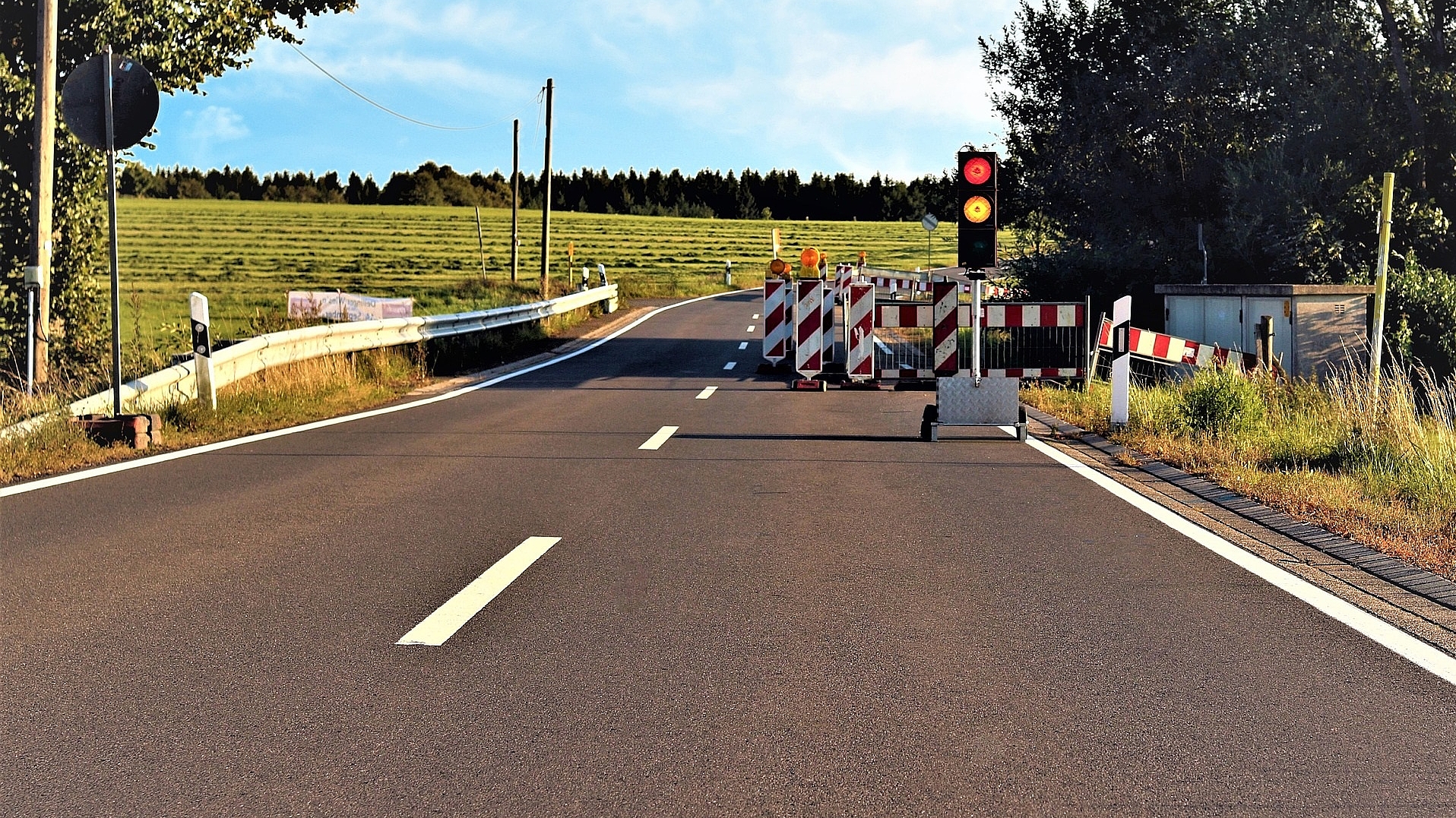 Straßensperrung mit Amepl