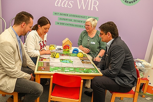 Bilder aus dem Messezelt