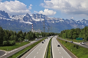 Autobahn mit wenig Verkehr