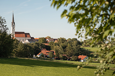 Lohkirchen Pfarrkirche Lohkirchen Ansicht