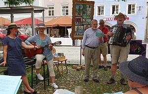 Moritaten singen am Stadtplatz