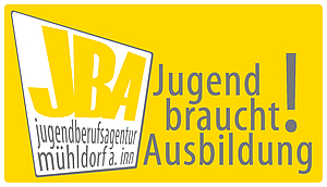 Schwarzer Schriftzug Jugend braucht Ausbildung auf gelbem Hintergrund. 