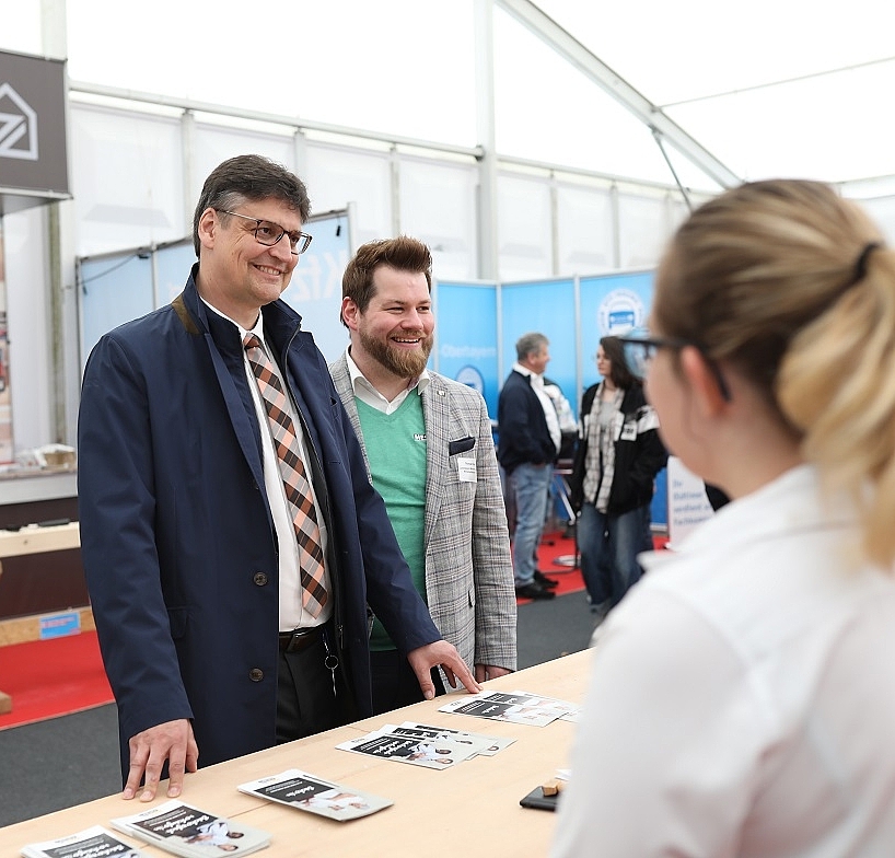 Landrat Max Heimerl mit Wirtschaftsförderer Thomas Perzl