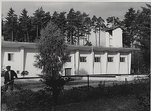 Schwarz-weiß Foto der Bunkerkirche Aschau Werk im Jahr 1955