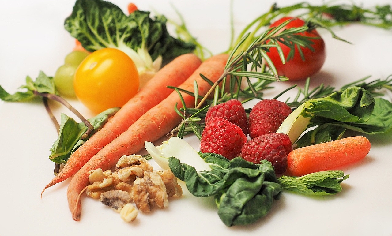 Verschiedenes Obst , Gemüse und Kräuter