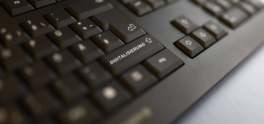 Tastatur mit der Beschriftung Digitalisierung auf der rechten Shift-Taste