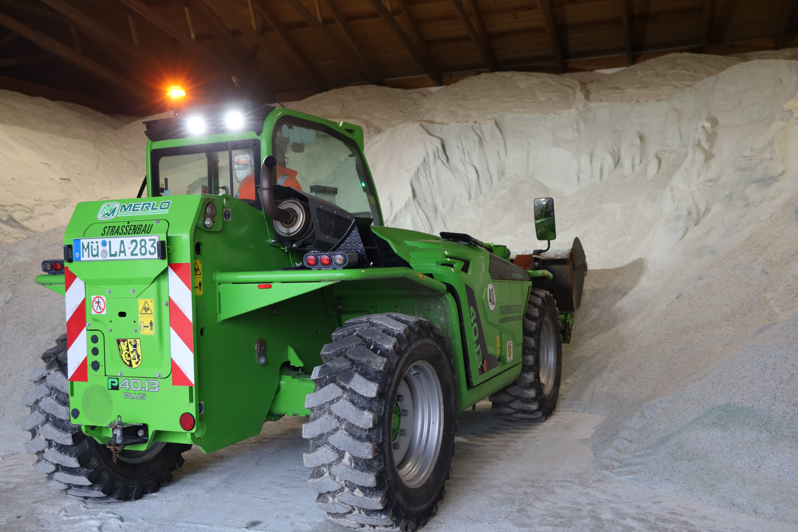 Das Streusalzlager des Landkreises Mühldorf a. Inn in Mettenheim ist mit rund 1.200 Tonnen gut gefüllt.