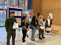 Ehrenamtliche Integrationslotsen beim Elternabend zur Berufsorientierung an der Mittelschule Mühldorf.