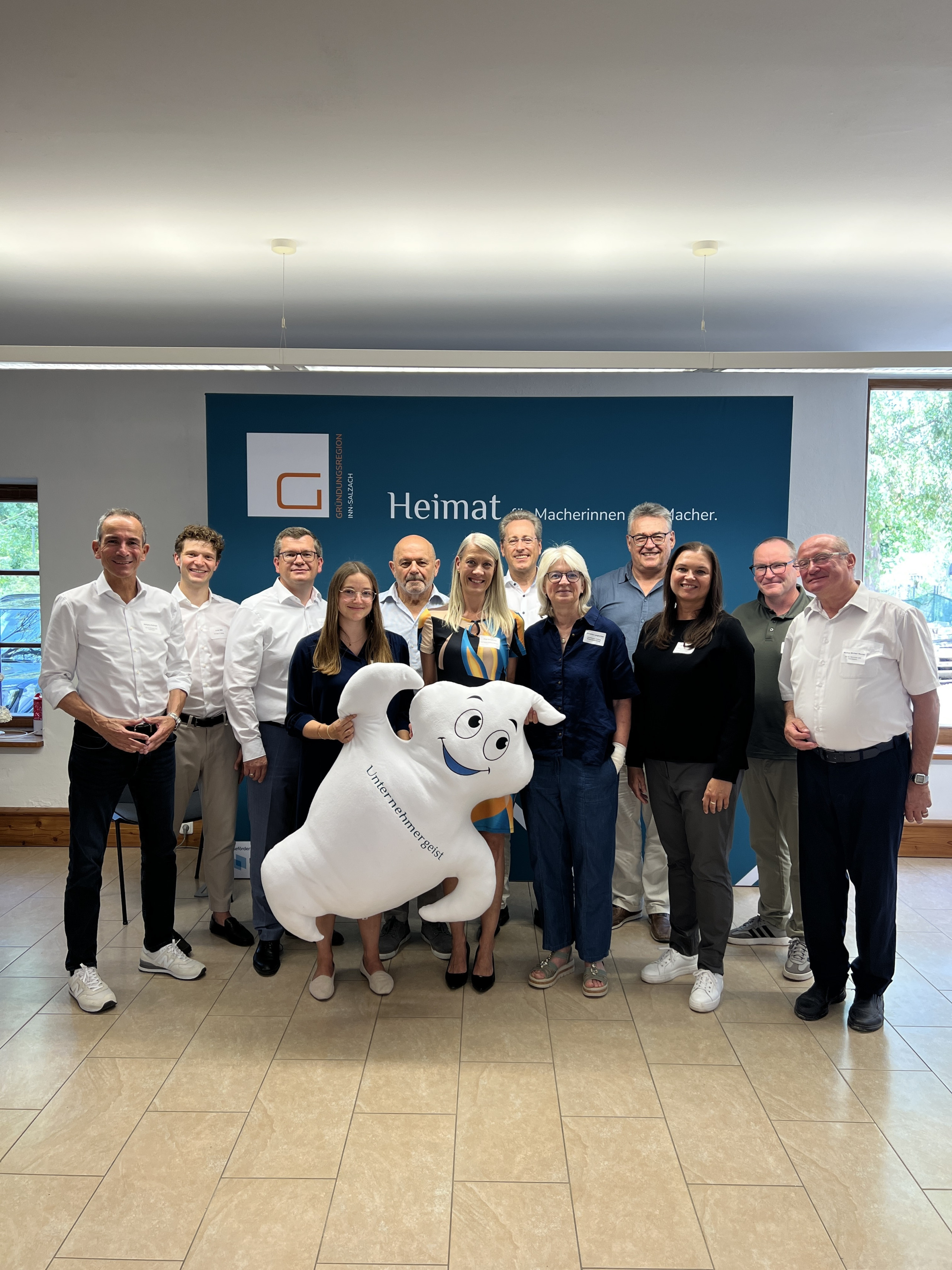Gruppenbild der Teilnehmerinnen und Teilnehmer