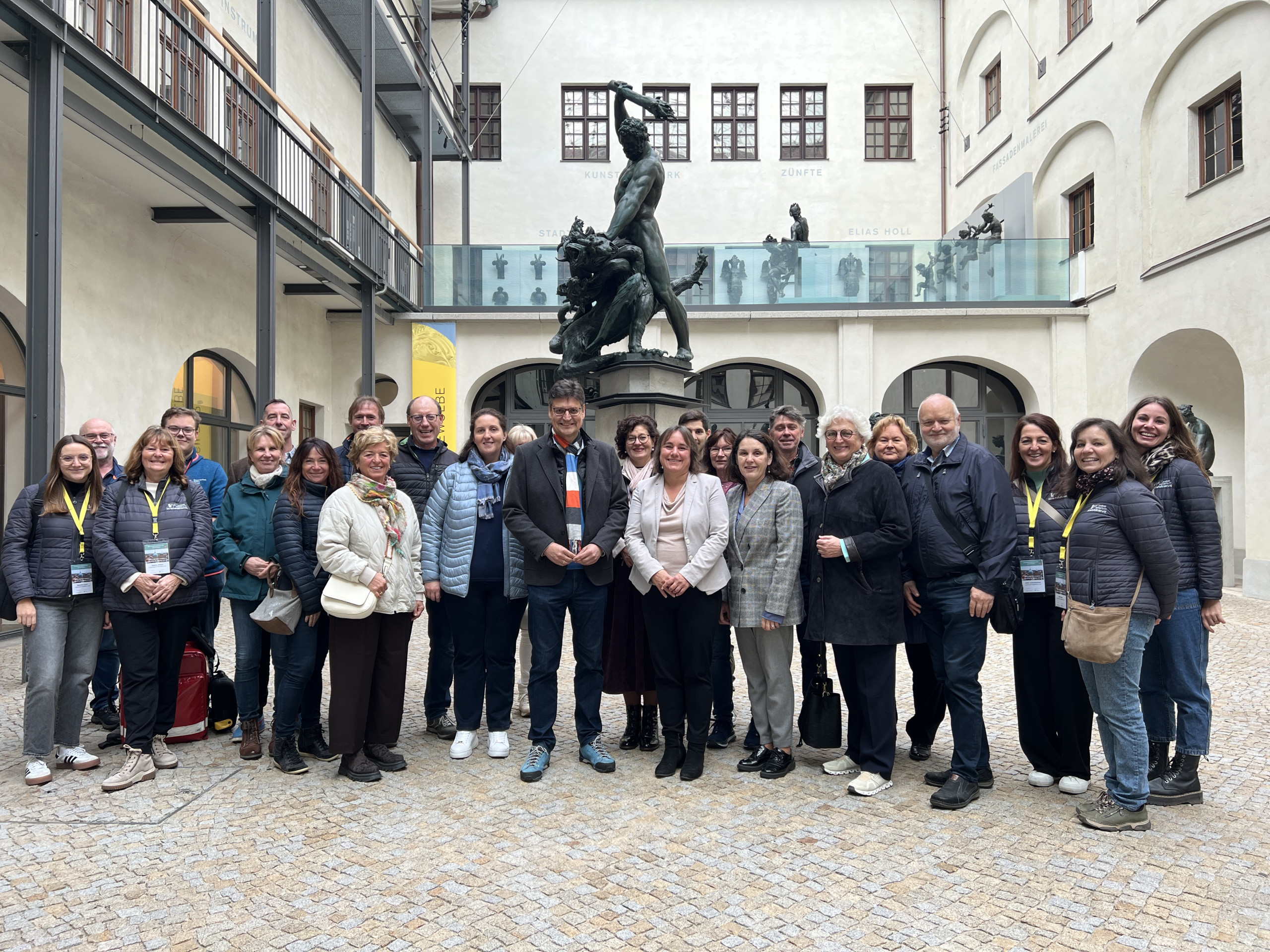 Gruppenfoto Landkreisfahrt Augsburg