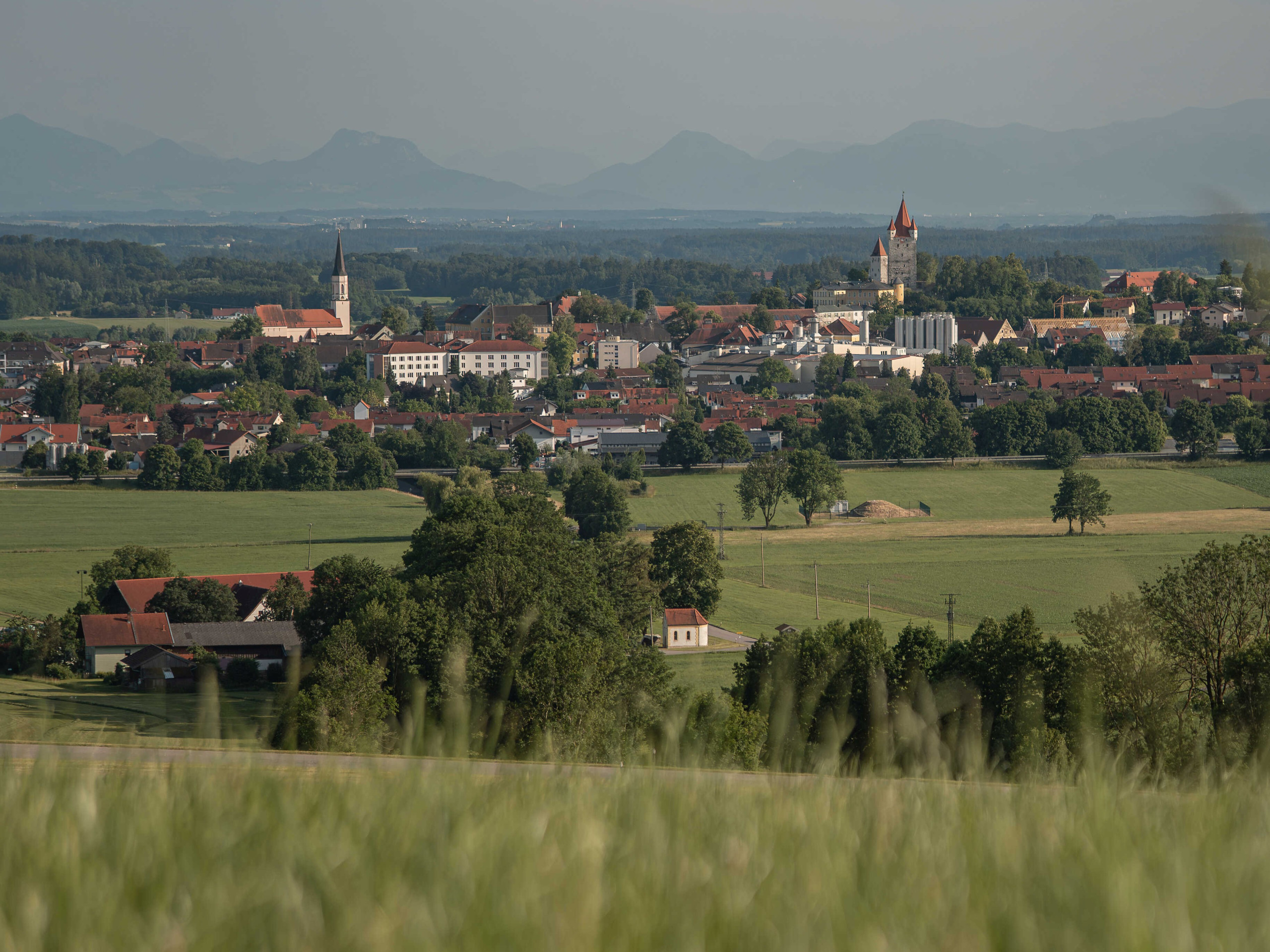 Markt Haag mit dem Krankenhaus im Zentrum