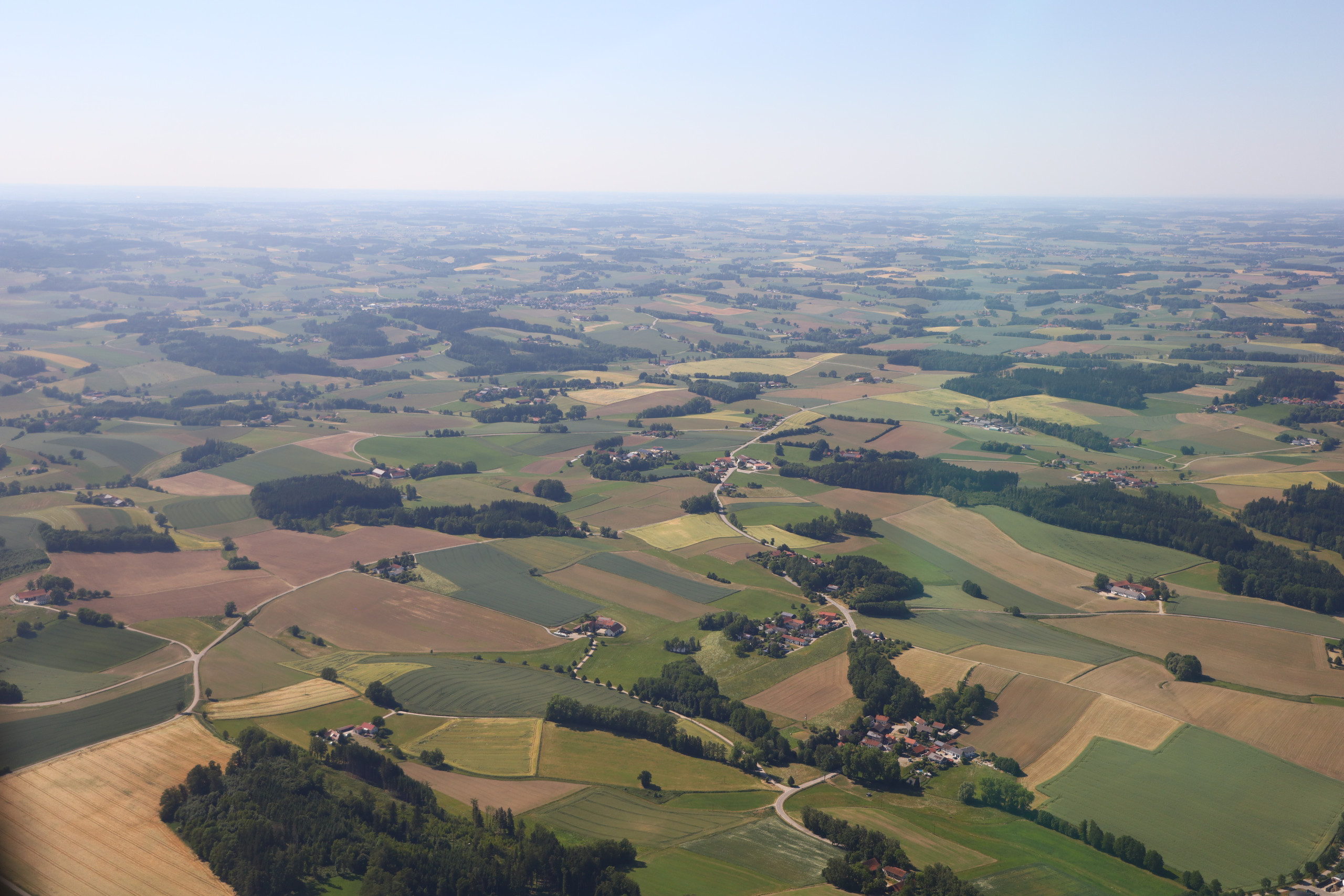 Landschaftsbild aus der Vogelperspektive fotografiert