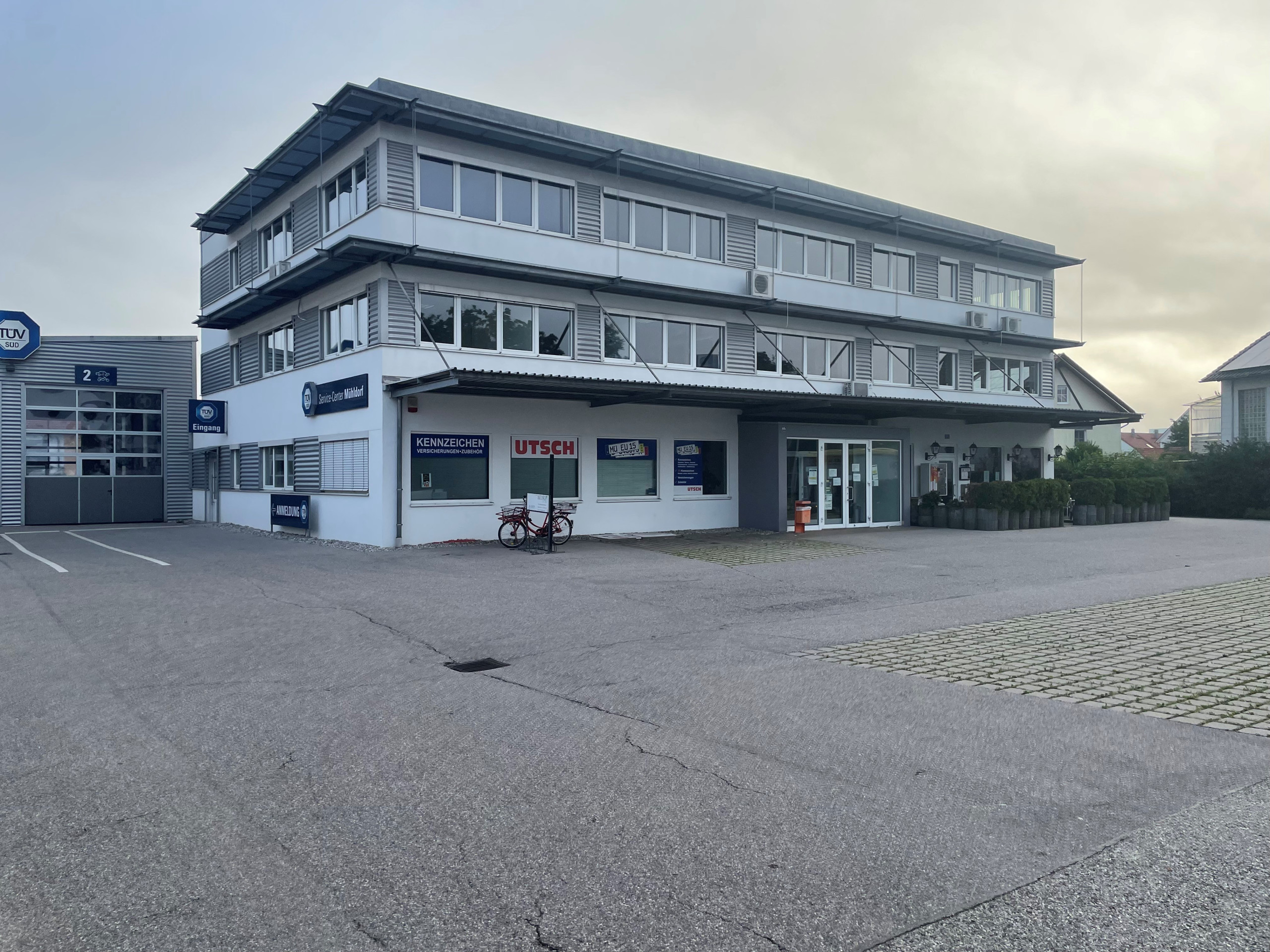 KFZ-Zulassung und Führerscheinstelle an der Nordtangente KFZ-Zulassung und Führerscheinstelle an der Nordtangente