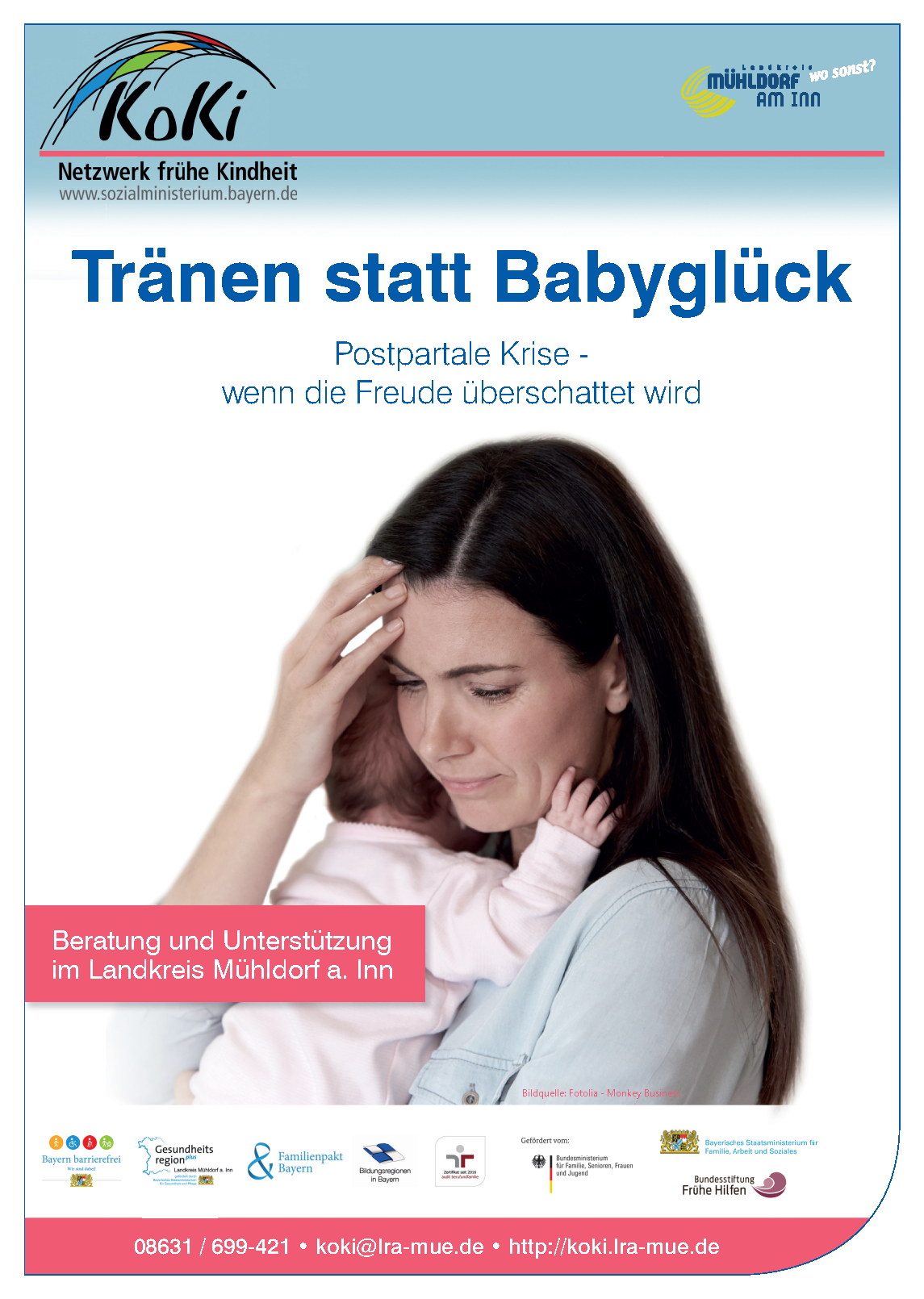 Mutter mit Säugling auf dem Arm