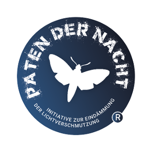 Kreis mit Schriftzug "Paten der Nacht - Initiative zur Eindämmung der Lichtverschmutzung" und Umriss von Insekt in der Mitte